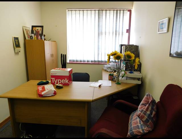 400M² OFFICE FOR SALE IN FERNDALE